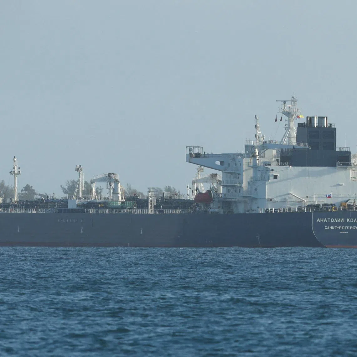 Russian-flagged oil tanker Anatoly Kolodkin manoeuvres at the Matanzas bay, Cuba, whose economy has ground to a halt under a de facto oil blockade imposed by Washington resulting in an energy crisis that has led to strict gasoline rationing and a series of blackouts across the country of 10 million people, March 31, 2026. REUTERS/Norlys Perez