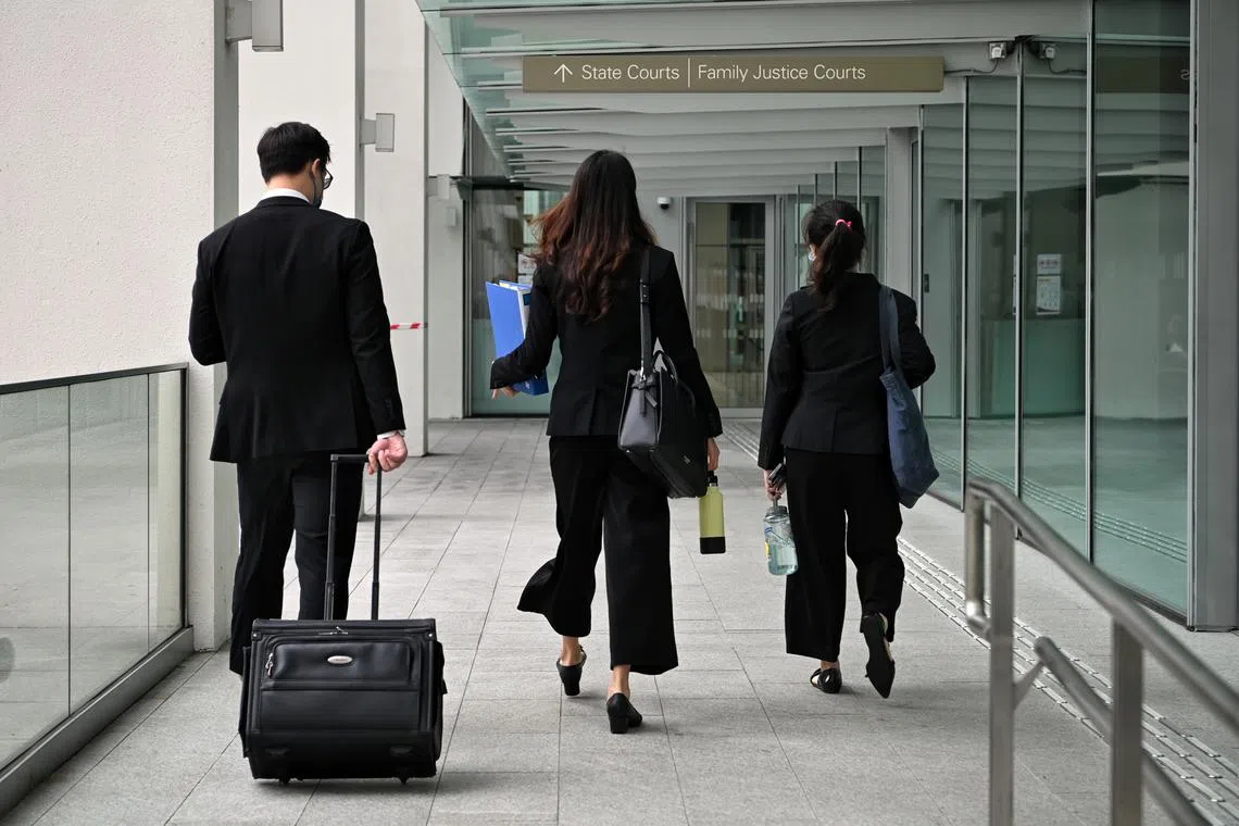 ST20220803_202240768060 Kua Chee Siong/ pixgeneric/ Generic pix of lawyers at the State Courts on 3 Aug 2022.