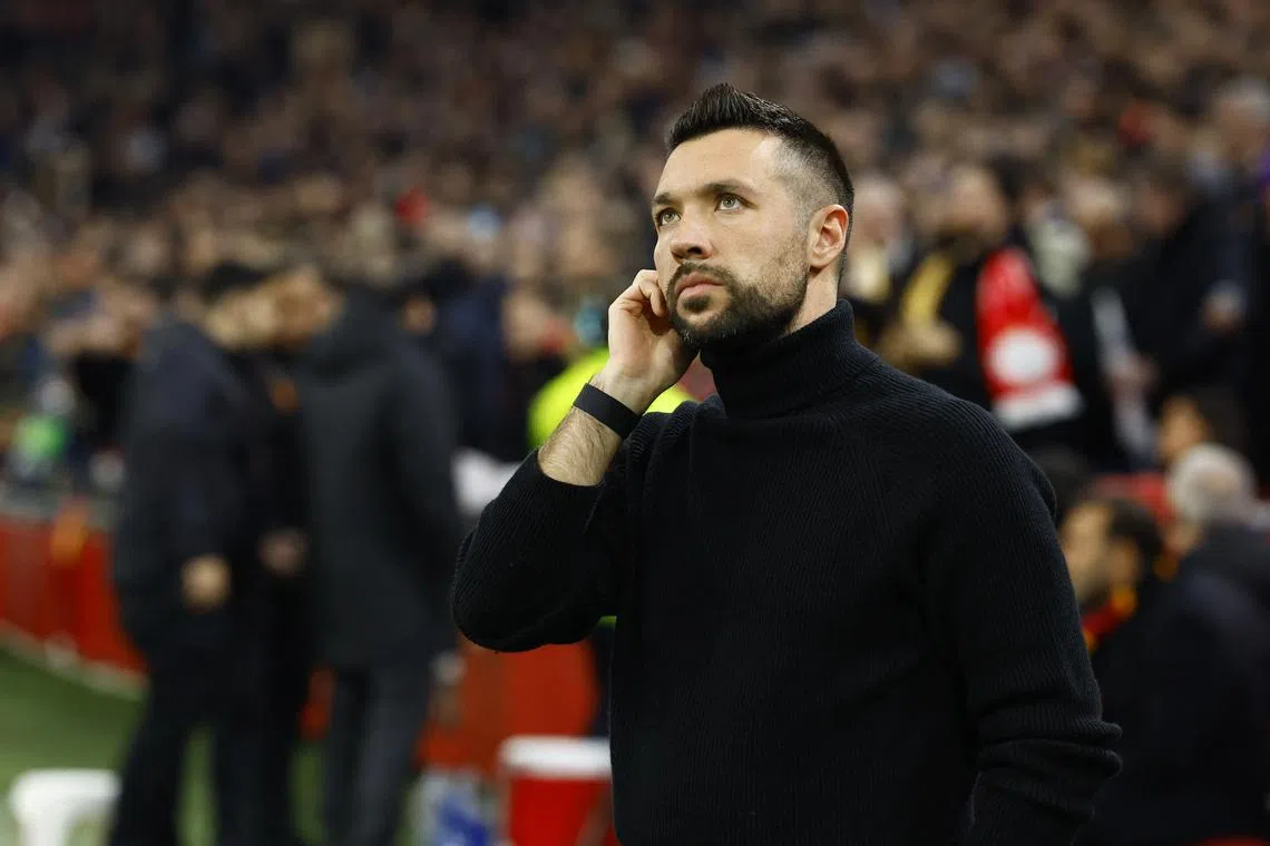 FILE PHOTO: Soccer Football - Europa League - Ajax Amsterdam v Galatasaray - Johan Cruijff Arena, Amsterdam, Netherlands - January 30, 2025 Ajax Amsterdam coach Francesco Farioli reacts during the match REUTERS/Piroschka Van De Wouw/File Photo