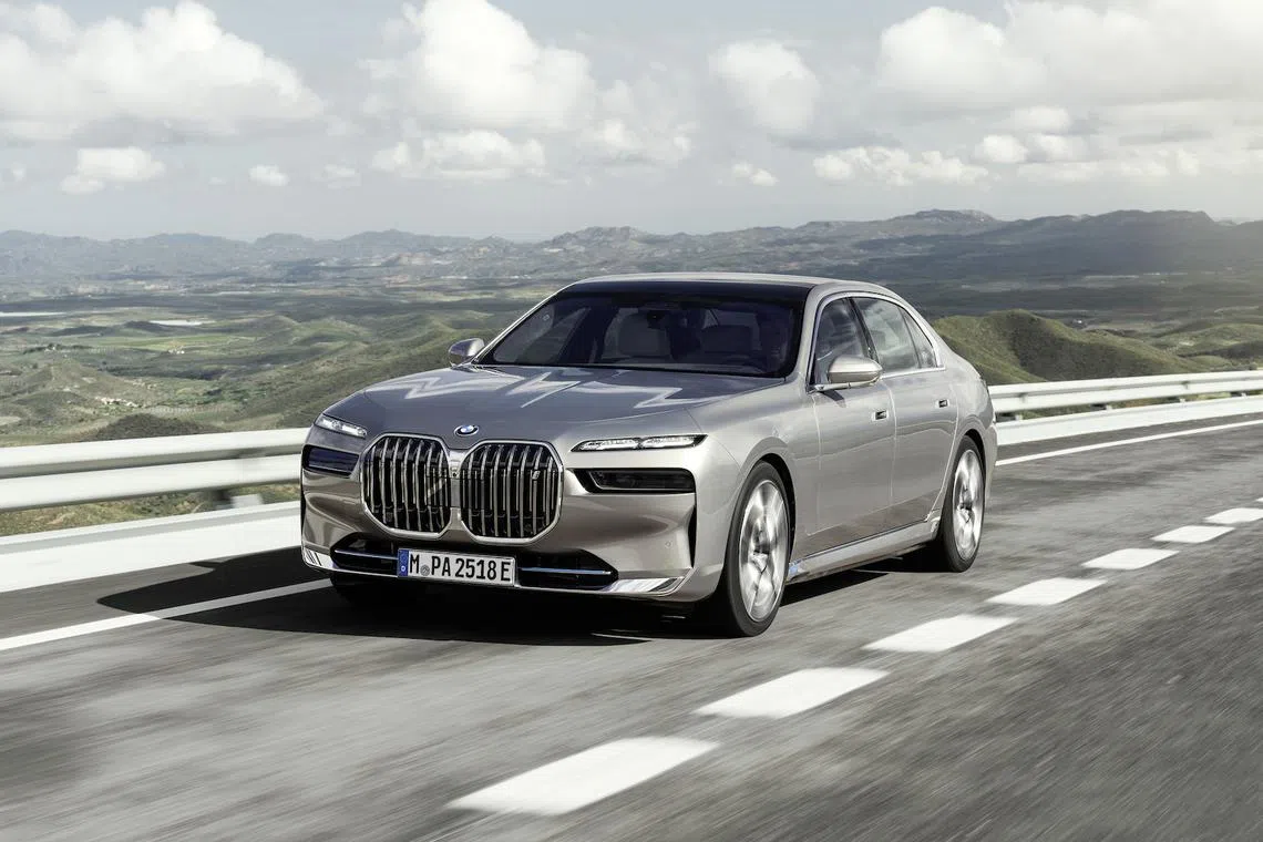 The BMW i7