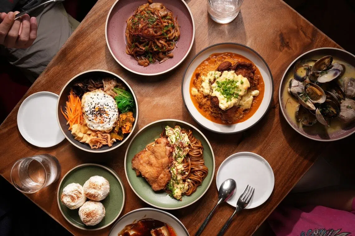 Fans can look forward to ordering local comfort food favourites in three distinct portion sizes: Lesser servings for individuals, Standard sizes for group sharing, and Challenge platters described as “Zermatt-sized”.