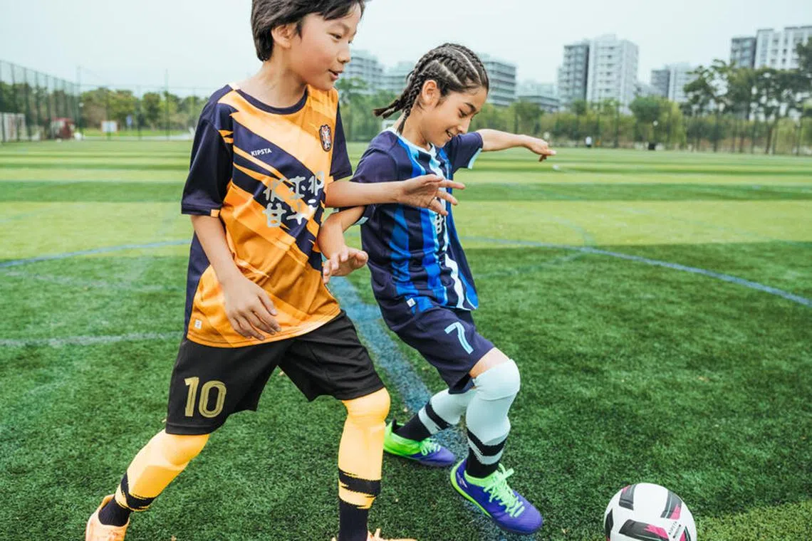 ecfun24 - Join free sports classes, including football, at the Decathlon Singapore Lab from March 29 to 31.
