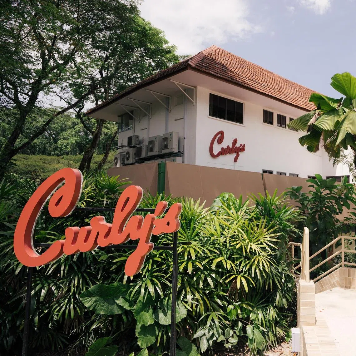 The 8,000 sq ft Curly's in Dempsey includes a pet-friendly outdoor dining area and edible garden. 