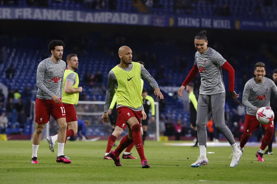 Liverpool manager Jurgen Klopp has called on his players to defend as a unit as they aim to finish as high up the Premier League standings as possible this season.