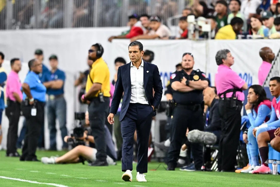 FILE PHOTO: Jun 22, 2024; Houston, TX, USA; Mexico head coach Jaime Lozano looks on during the first half against Jamaica at NRG Stadium. Mandatory Credit: Maria Lysaker-USA TODAY Sports/File Photo