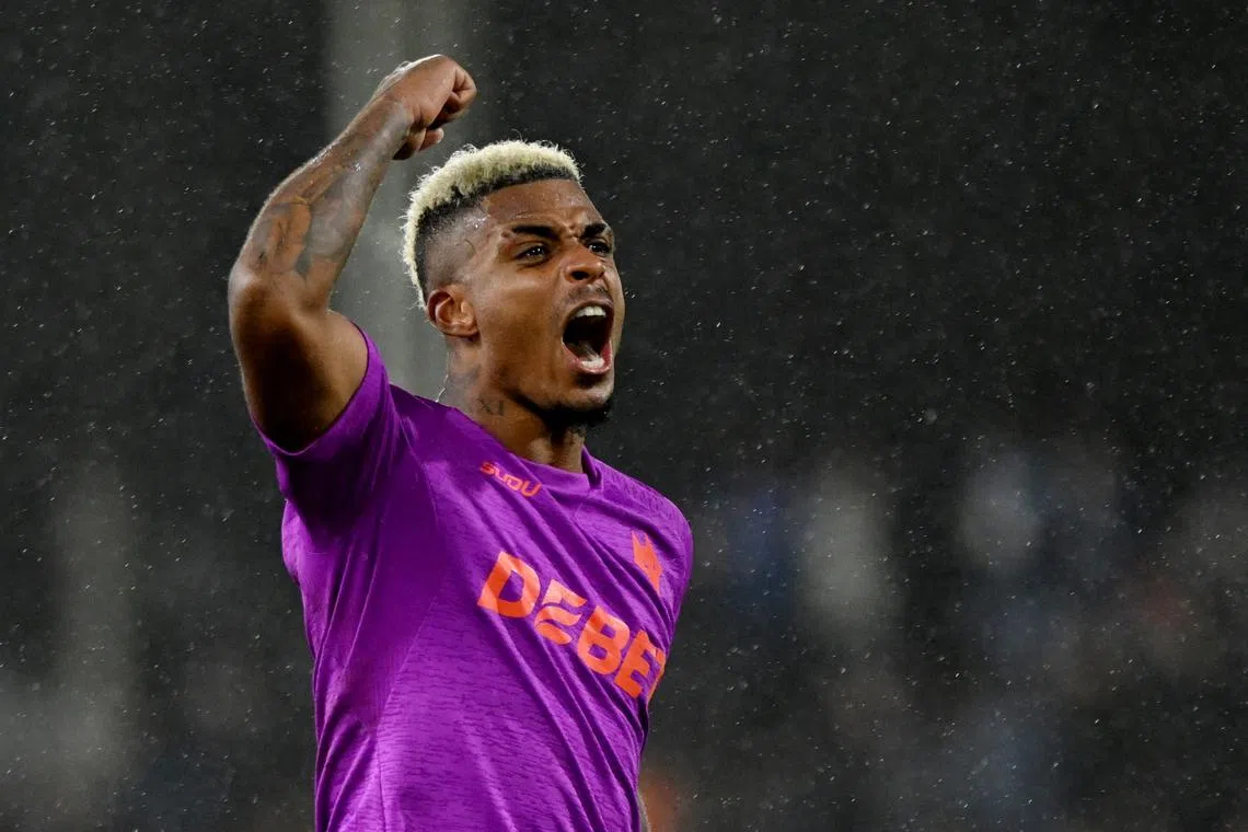 FILE PHOTO: Soccer Football - Premier League - Fulham v Wolverhampton Wanderers - Craven Cottage, London, Britain - November 23, 2024 Wolverhampton Wanderers' Mario Lemina celebrates at the end of the match REUTERS/Jaimi Joy/File Photo
