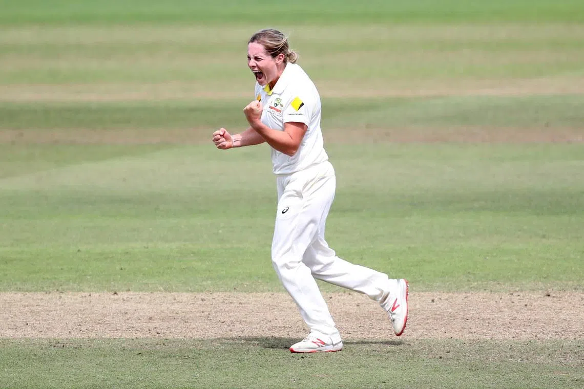 Cricket - Women’s Ashes - Test Match - England v Australia - The Coopers Associates County Ground, Taunton, Britain - July 20, 2019   Australia's Sophie Molineux celebrates taking the wicket of England's Heather Knight   Action Images via Reuters/Peter Cziborra