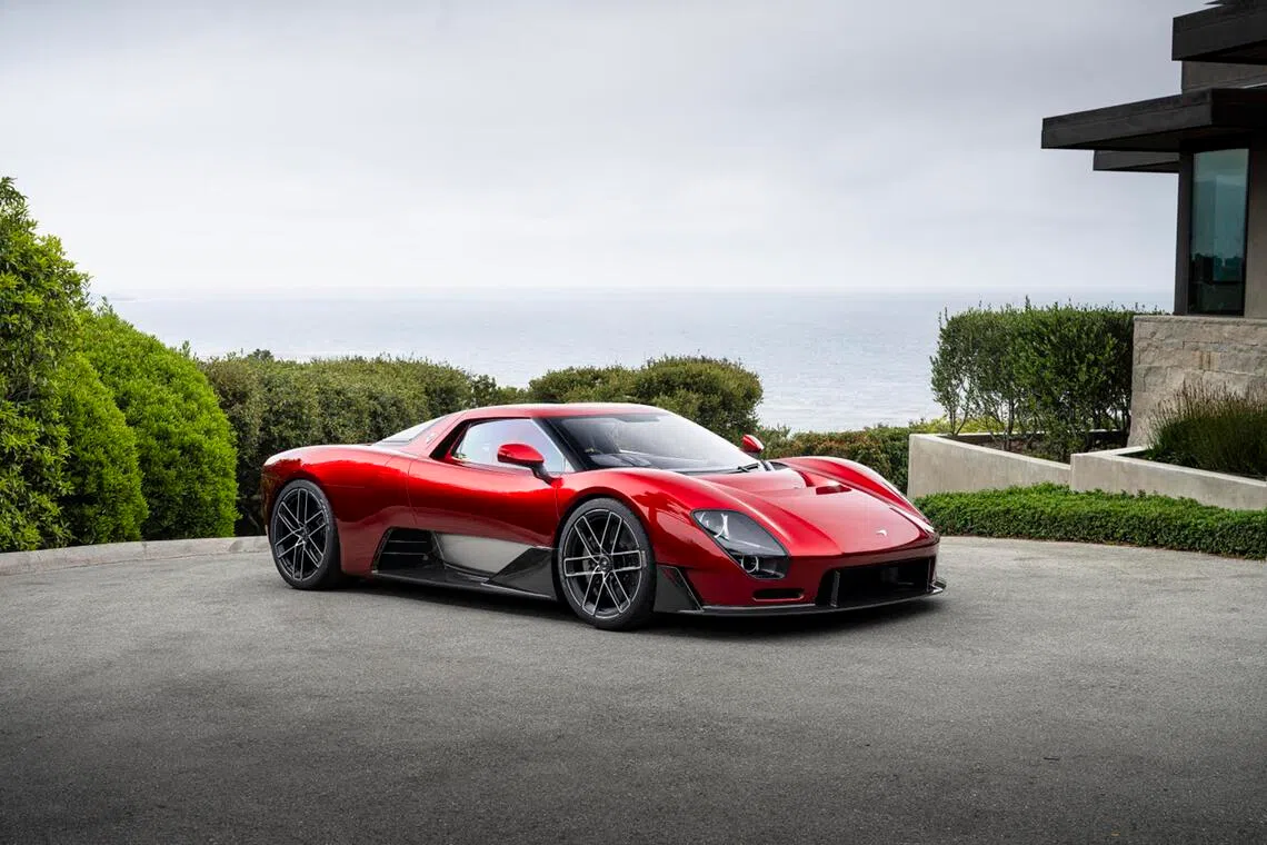 The McLaren McL 6GT is the first manual transmission car from the British supercar brand since 1992.