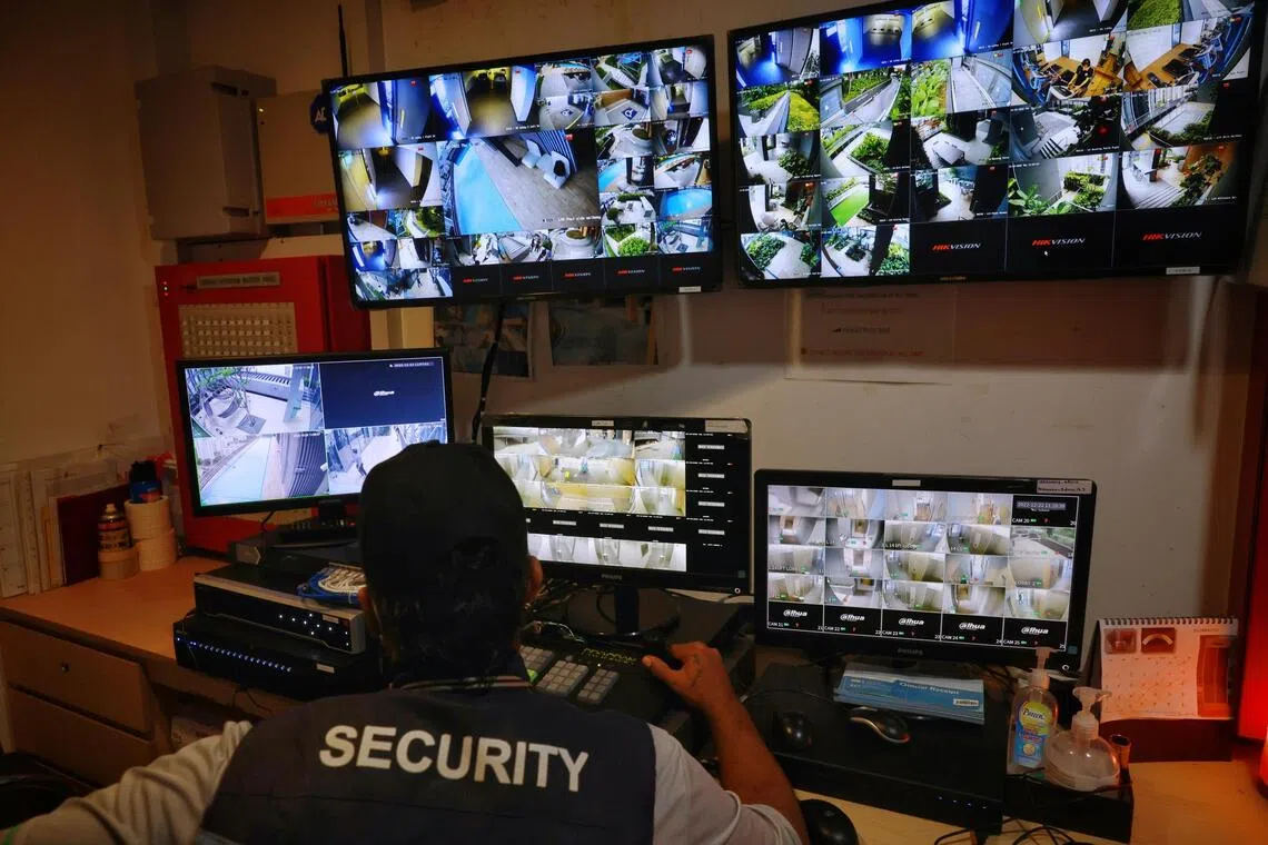 ST20221222_202288370351/wksecurity22/Wei Kai/Jason Quah

A security officer viewing CCTV cameras at Alex Residences condominium on Dec 22, 2022.
//
Findings from the fourth wave of a longitudinal survey by the Union of Security Employees (USE) and the University of Social Sciences Singapore highlights the potential for transforming the jobs of security officers to lead towards better work prospects and wages. The survey was conducted from April to July 2022 comprising responses from 1,002 SOs.