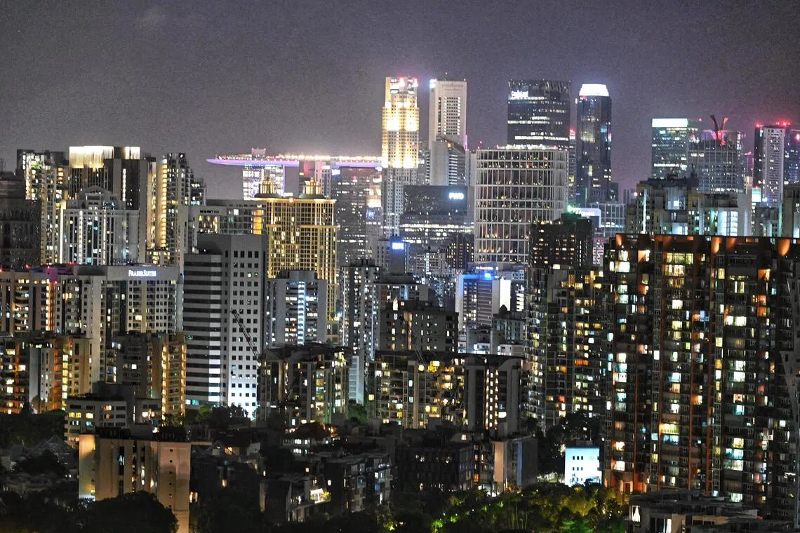 Can Singapore keep the lights on while cutting carbon from its energy sector?