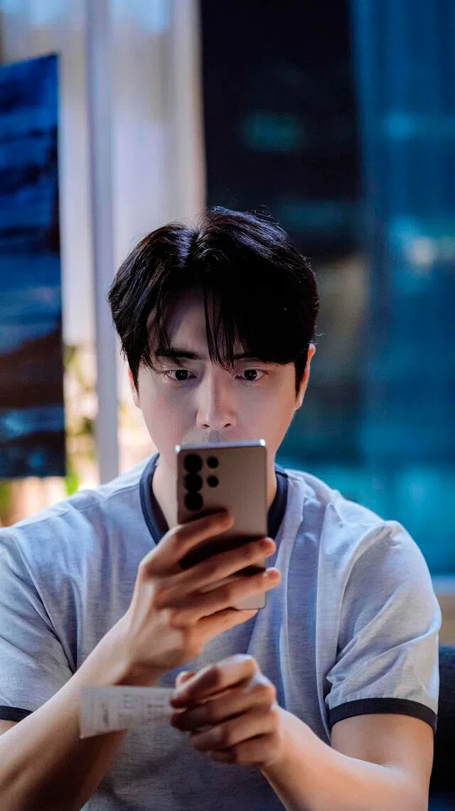lee20 - Lee Jun-hyuk in The Ordinary Jackpot

source/copyright: HBO MAX
free for publicity use