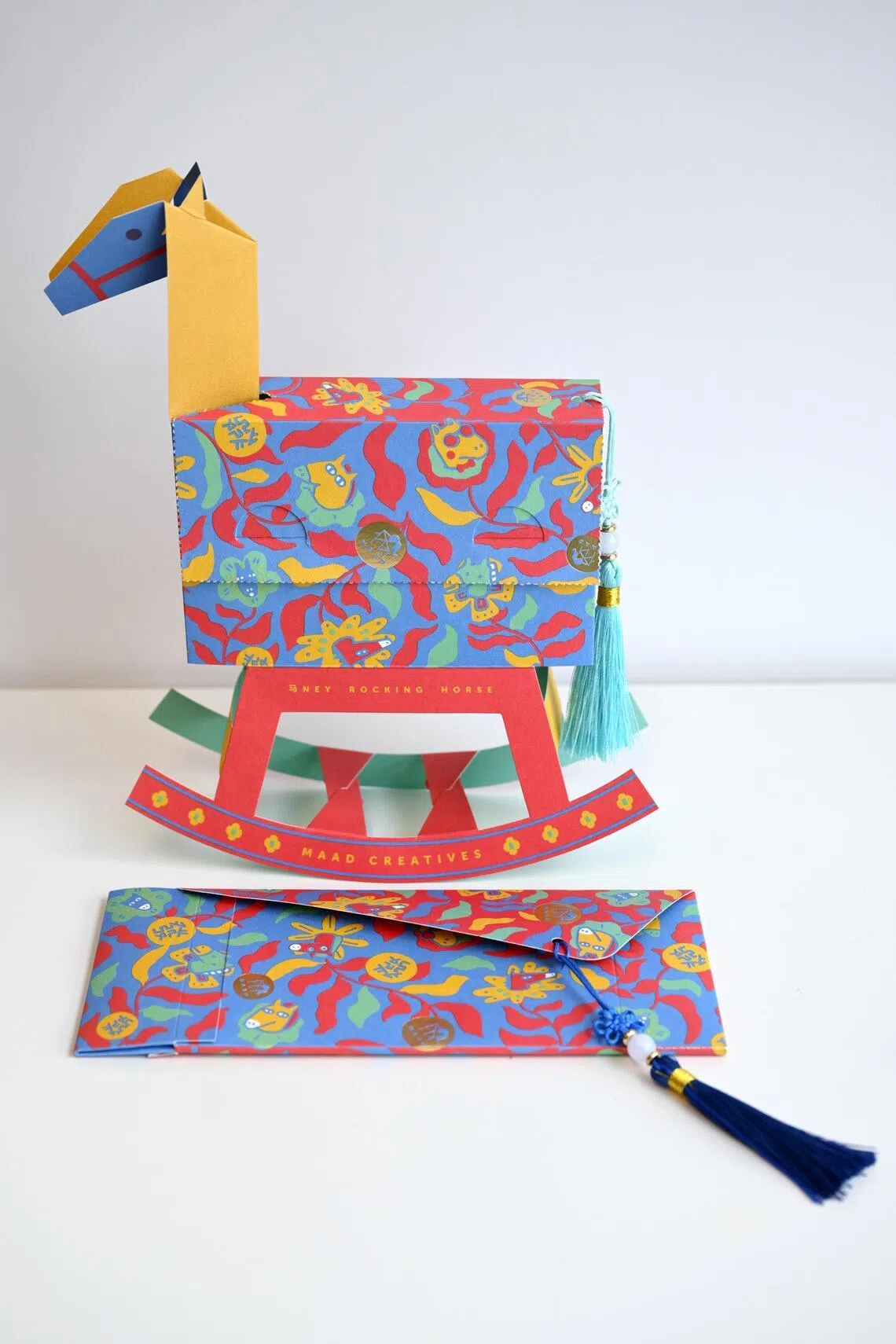 Pacote vermelho Maad Creatives.