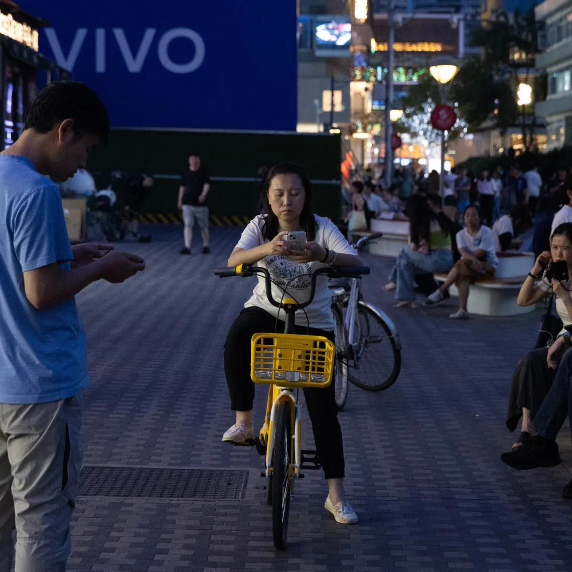 China's online literature has seen a boom over the past decade with the number of authors and readers soaring.