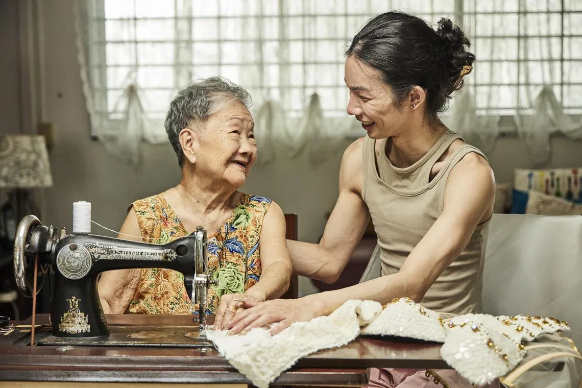 st-180-your-singapore-story-drag-artist-opera-tang-ah-ma-sewing