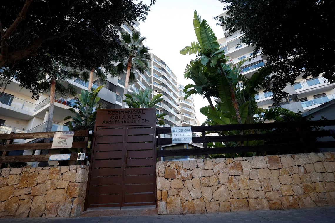 Spanish court closes probe into Russian defector's murder for lack of suspects