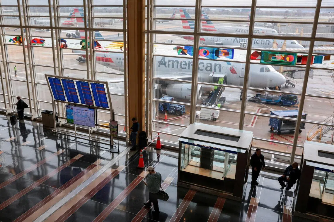 The issue delayed hundreds of flights because planes could not depart until it was resolved.