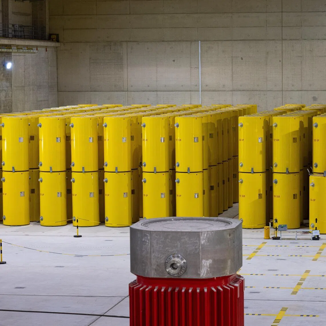 Disused fuel elements from nuclear power plants and research reactors have been stored in special protective casks at the Ahaus interim storage facility since 1992 in Germany.