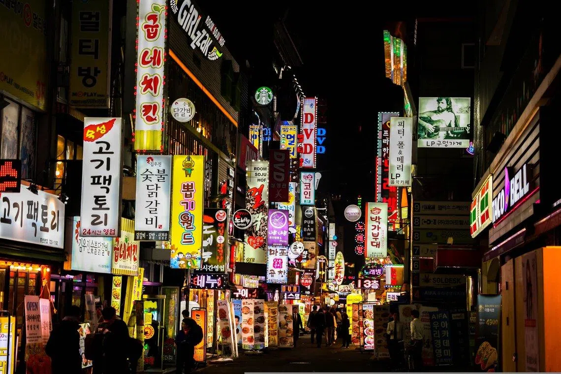 Seoul turns down billboard brightness across the city