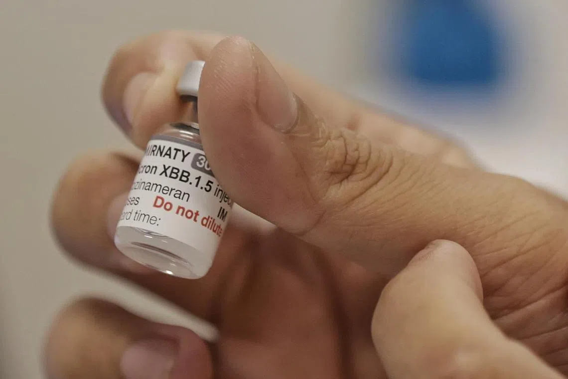 Poland and Hungary are accused of failing to pay for vaccines ordered during the Covid-19 pandemic.