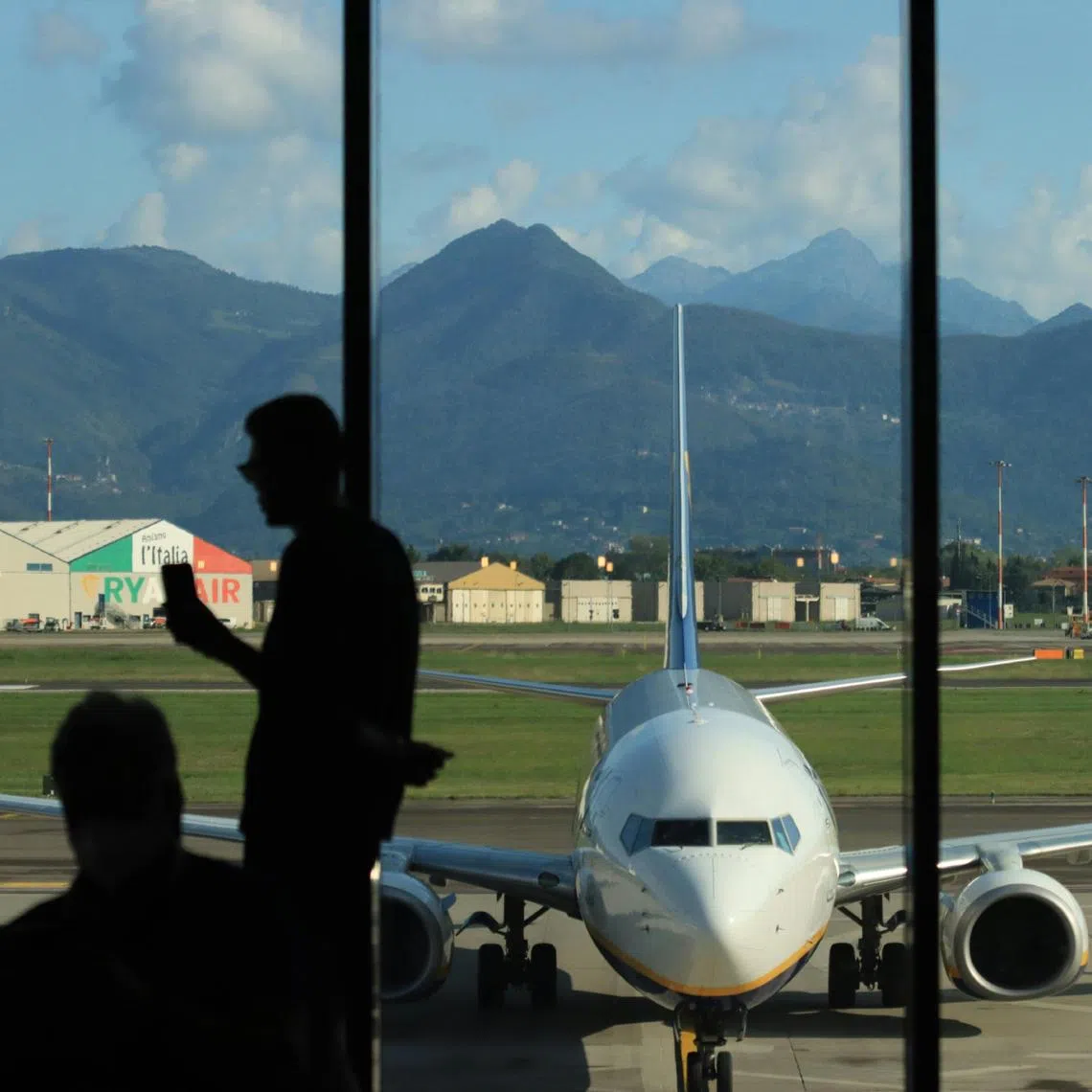 The advisories say Air BP Italia’s fuel jet A1 availability is limited. 