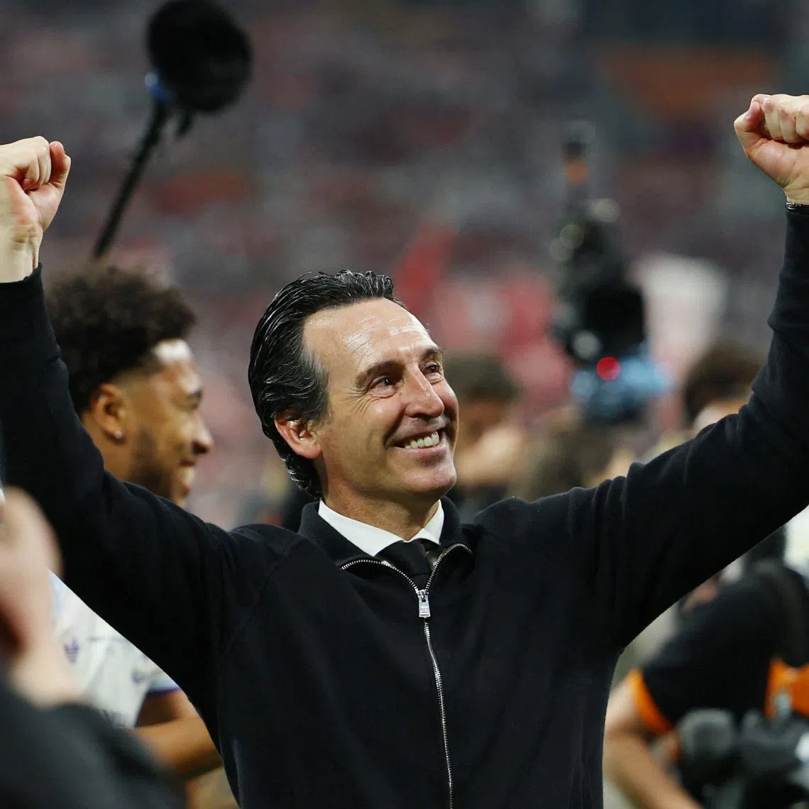 Soccer Football - UEFA Europa League - Final - SC Freiburg v Aston Villa - Besiktas Park, Istanbul, Turkey - May 20, 2026 Aston Villa manager Unai Emery celebrates after winning the UEFA Europa League REUTERS/Kemal Aslan
