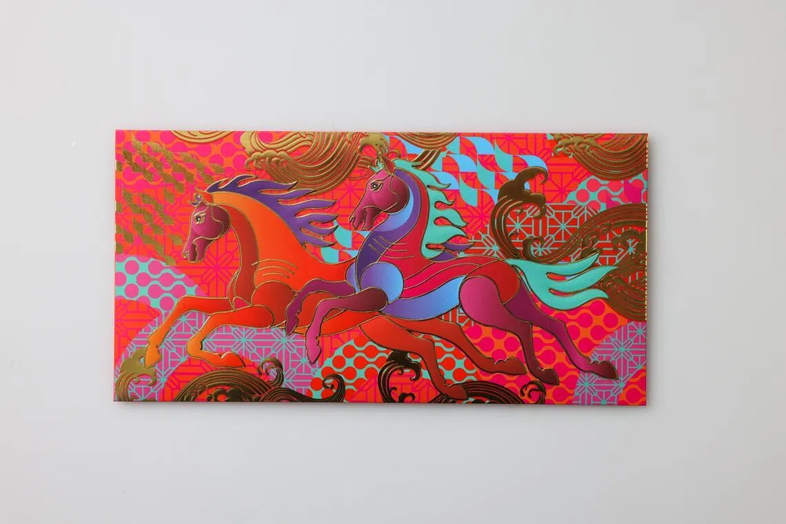 Pacote vermelho Standard Chartered. 