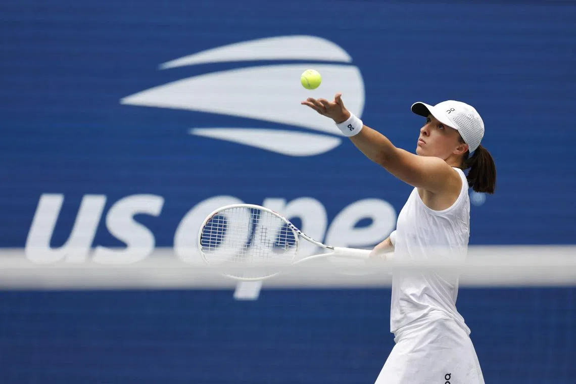 Tennis - U.S. Open - Flushing Meadows, New York, United States - August 29, 2024 Poland's Iga Swiatek in action during her 2nd round match against Japan's Ena Shibahara REUTERS/Eduardo Munoz