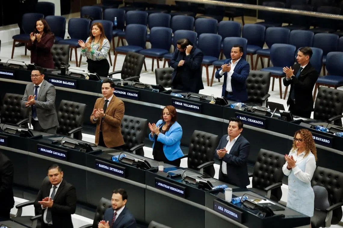 وطن نيوز – السلفادور تعدل الدستور للسماح بعقوبة السجن مدى الحياة