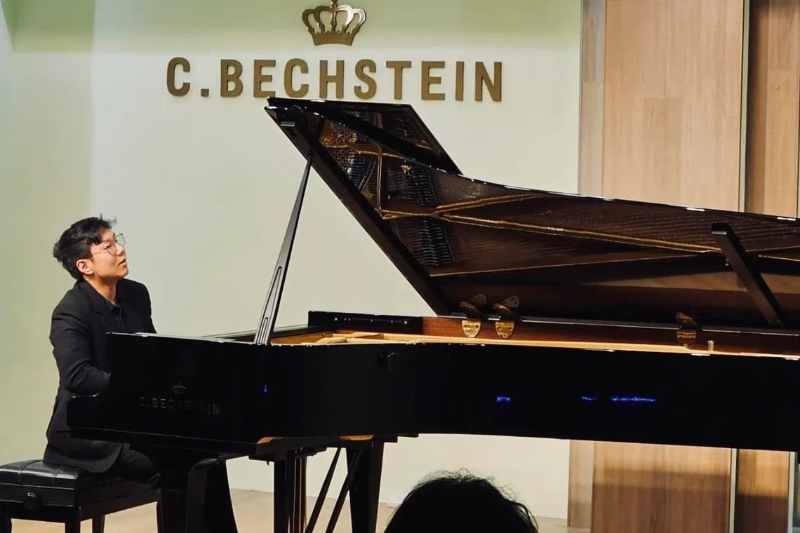 British-Chinese pianist Noah Zhou gave an  athletic and ambitious reimagining of Rachmaninoff's second piano concerto.