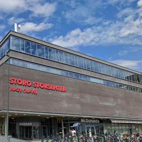 The incident took place at the Storo shopping centre in northern Oslo, as Christmas shopping was in full swing. 