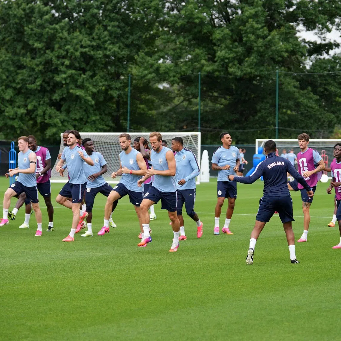 Soccer Football - FIFA World Cup 2026 - England Training - Swope Soccer Village, Kansas City, Missouri, U.S. - June 26, 2026 England's Harry Kane and teammates during training IMAGN IMAGES via Reuters/Denny Medley