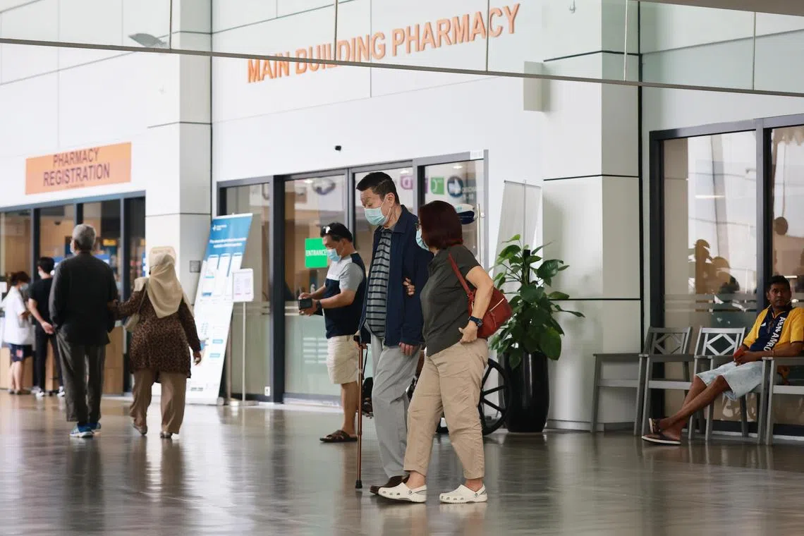 Visitors at NUH on Feb 20, 2023.
health, hospital, medical, medicine, mask, covid