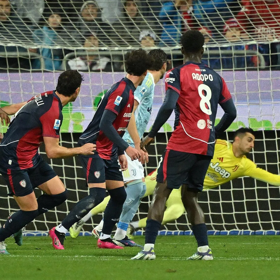 Soccer Football - Serie A - Cagliari v Juventus - Stadio Unipol Domus, Cagliari, Italy - January 17, 2026 Cagliari's Luca Mazzitelli scores their first goal REUTERS/Alberto Lingria