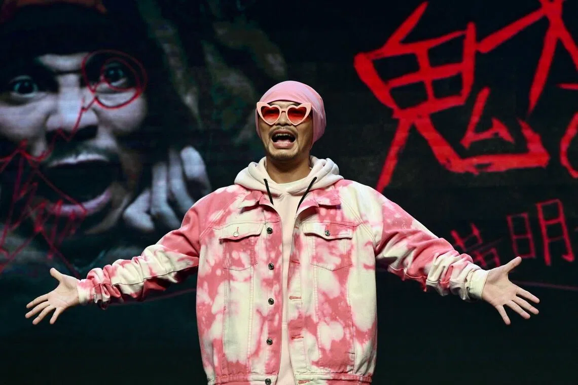 Namewee was arrested for alleged possession and use of drugs, but was released after pleading not guilty to drug-related charges.