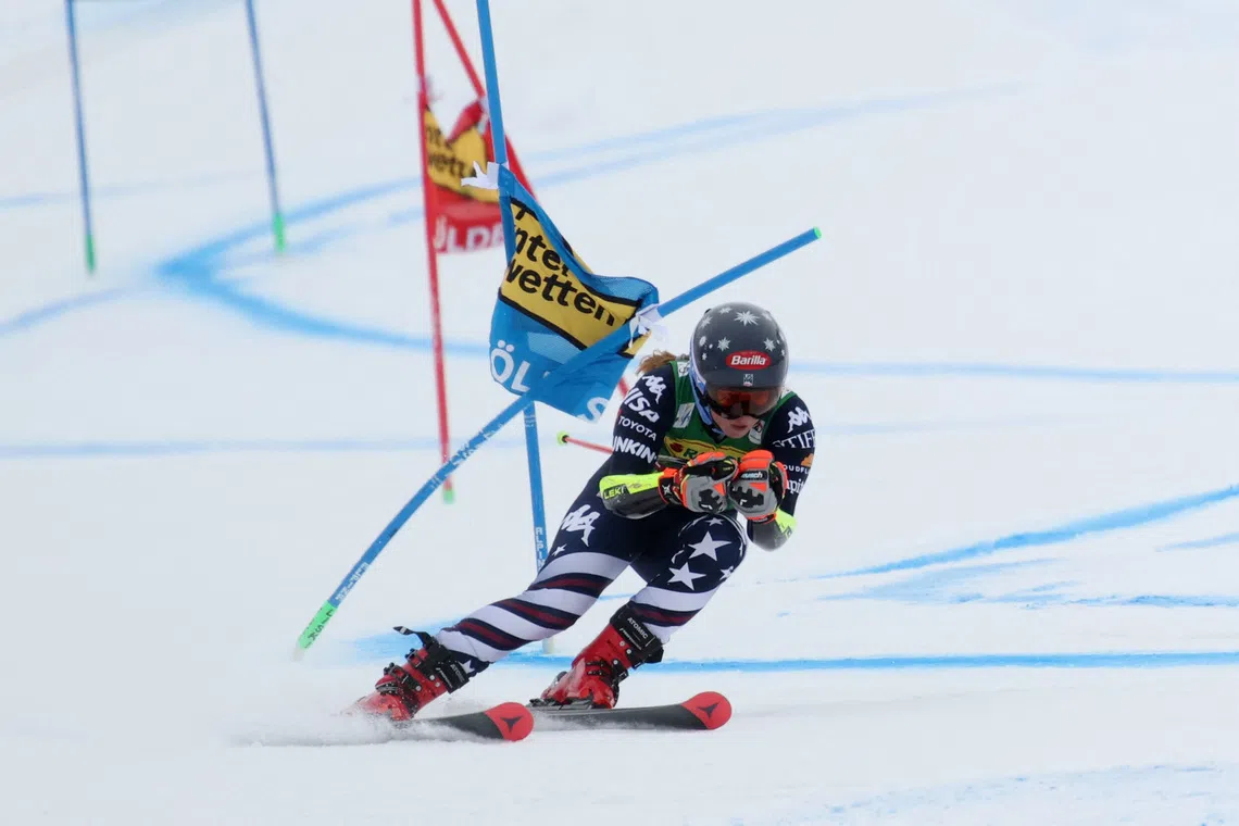 Alpine Skiing - FIS Alpine Ski World Cup - Women's Giant Slalom - Soelden, Austria - October 25, 2025 Mikaela Shiffrin of the U.S. in action during her second run REUTERS/Leonhard Foeger