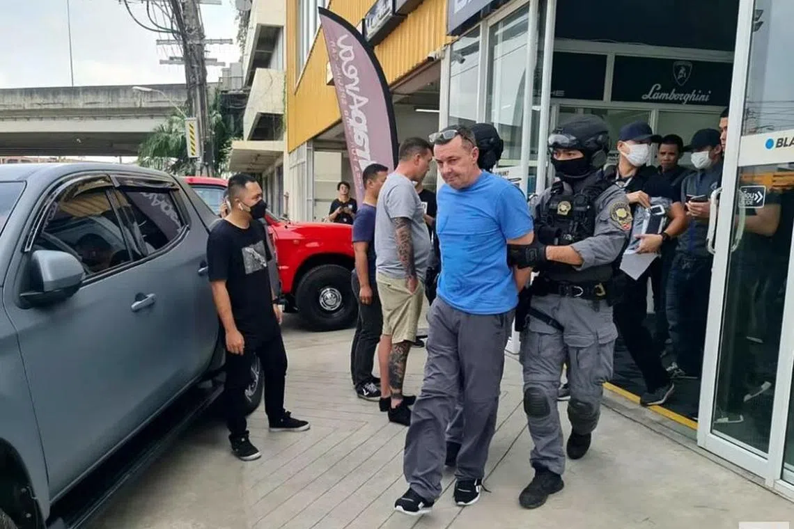 Thai police arrest drug dealer Richard Wakeling, who has been in Britain's "most wanted" watchlist.