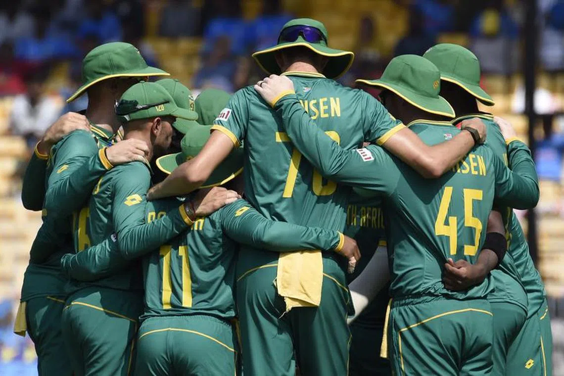 Cricket - ICC Cricket World Cup 2023 - Pakistan v South Africa - M. A. Chidambaram Stadium, Chennai, India - October 27, 2023 South Africa team huddle before the match REUTERS/Samuel Rajkumar