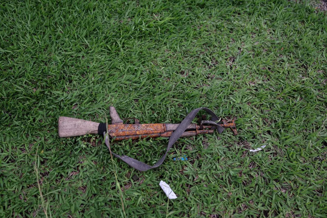 Congo rebels dismiss ceasefire calls, capture strategic town