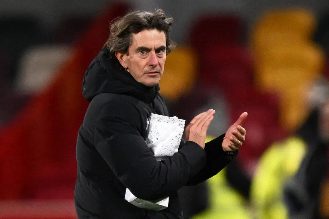 Soccer Football - Premier League - Brentford v Tottenham Hotspur - GTech Community Stadium, London, Britain - January 1, 2026 Tottenham Hotspur manager Thomas Frank applauds fans after the match REUTERS/Dylan Martinez