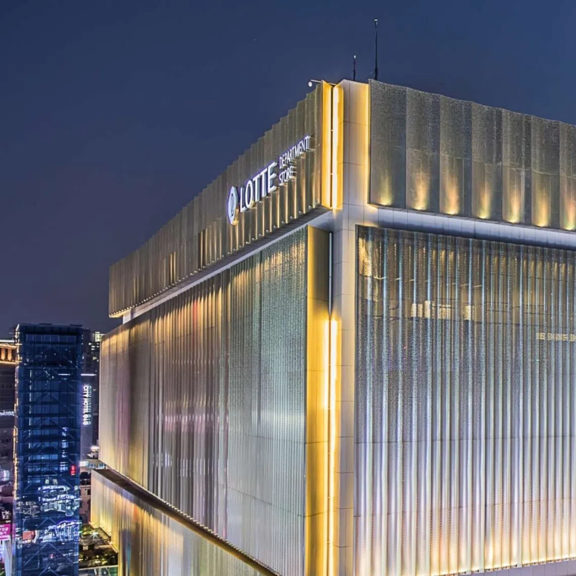 The store apologised to the union members, saying, “We will revise our customer service guidelines to prevent similar cases from recurring.” 