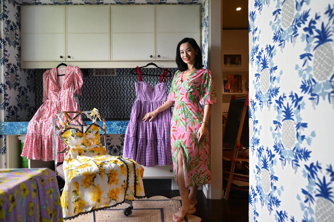 jssew25/	ST20231102_202397135596/Ng Sor Luan/ Amy Long who sews clothes for herself and her two daughters. 