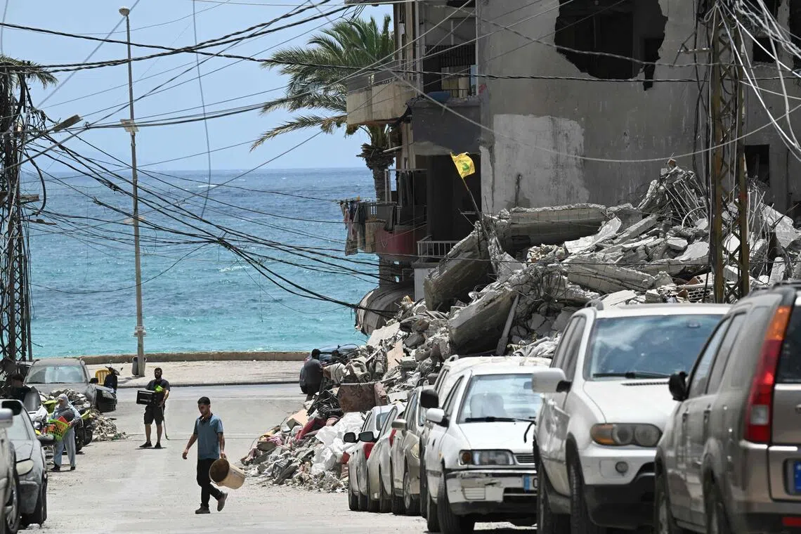 In beachside city, Lebanese try to shake off Israel-Hezbollah war