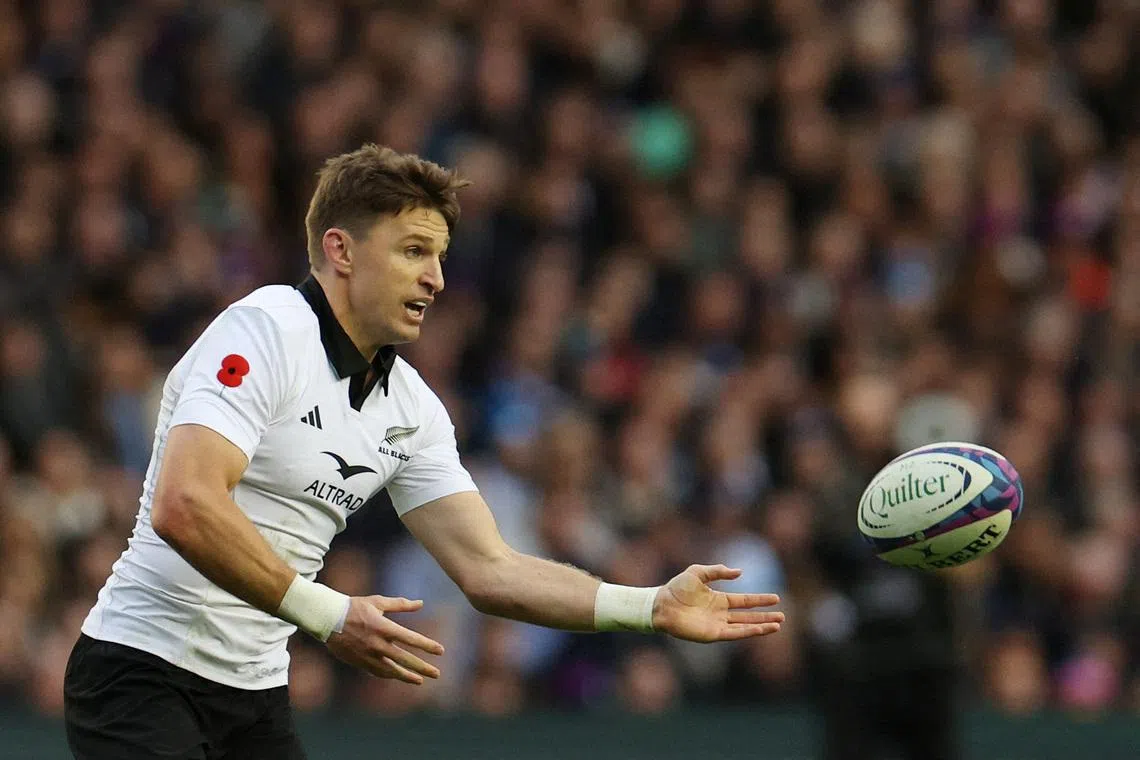 FILE PHOTO: Rugby Union - Autumn Internationals - Scotland v New Zealand - Murrayfield Stadium, Edinburgh, Scotland, Britain - November 8, 2025 New Zealand's Beauden Barrett in action REUTERS/Russell Cheyne/File Photo
