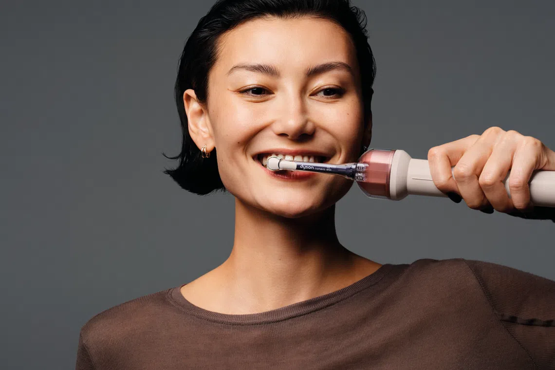 The Dyson CameraJet looks like most other electric toothbrushes on the market, with just one obvious difference: the 12.5ml “anti-gravity” tank located beneath the brush head.