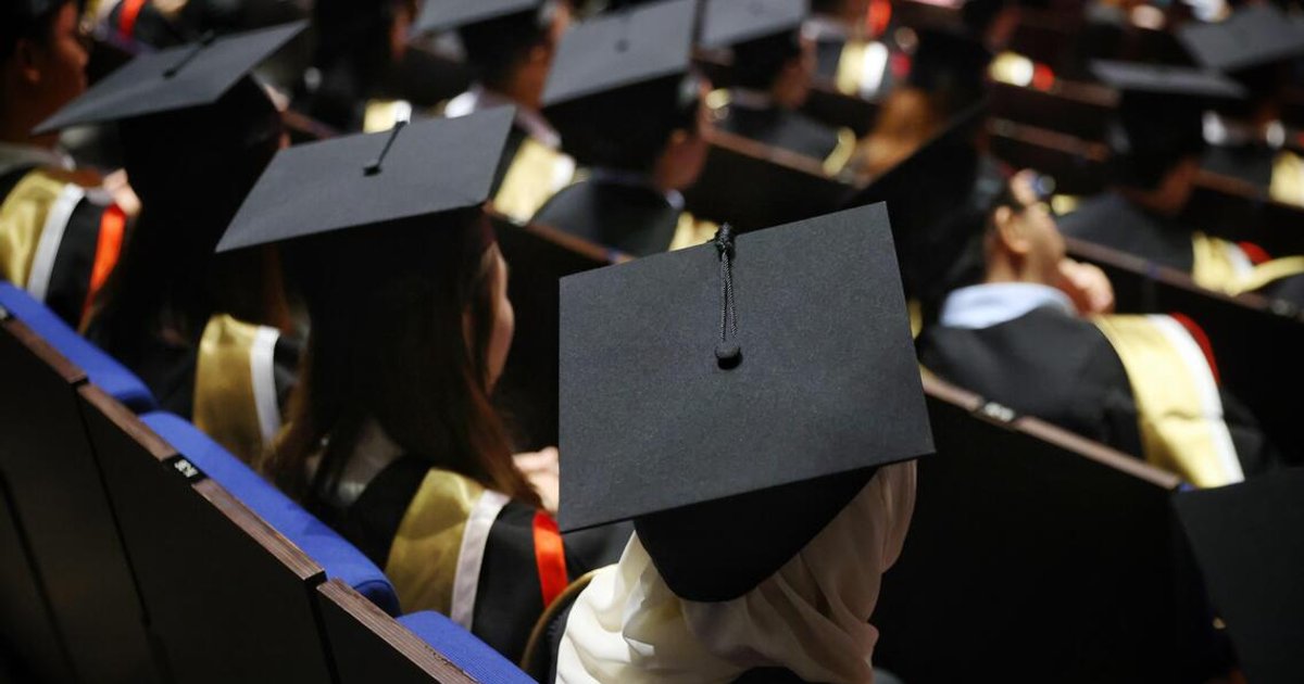 Fixing the ‘bottom rung': S'pore fresh grads urged to use, critique AI to get a leg-up in employment