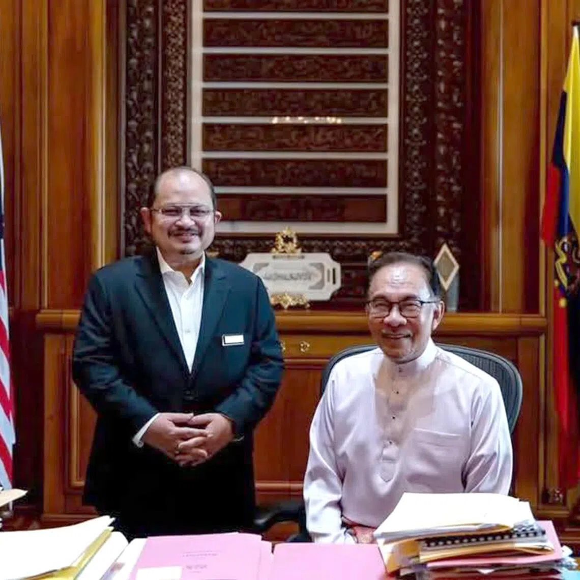 Malaysian PM Anwar Ibrahim’s senior political secretary Shamsul Iskandar Mohd Akin (left) said he had submitted his resignation on Nov 25.