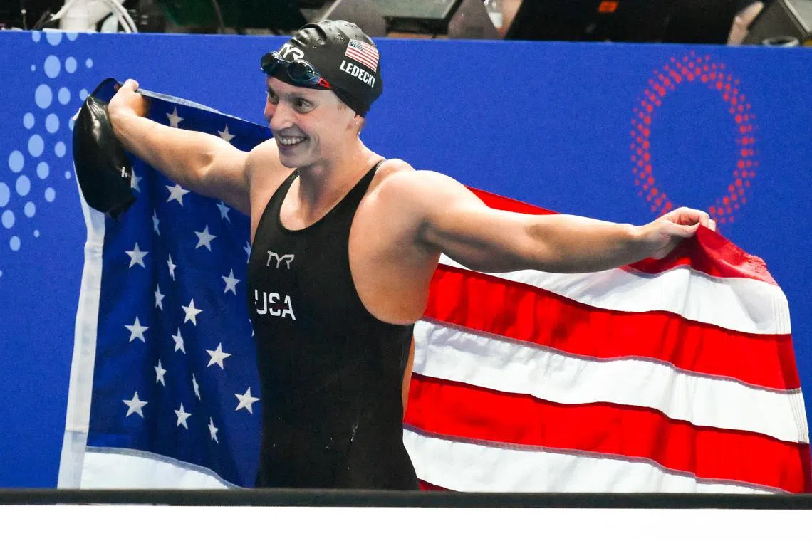 Katie Ledecky of USA clinched gold in the 1500m freestyle finals.