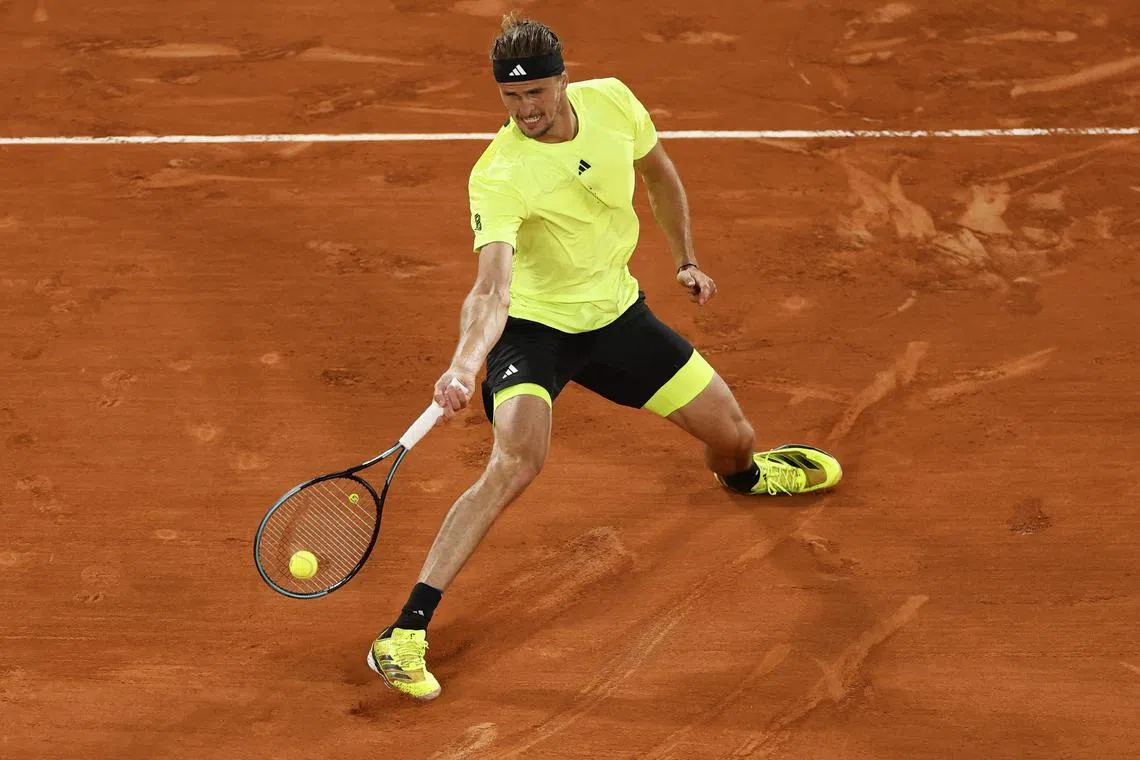 FILE PHOTO: Tennis - French Open - Roland Garros, Paris, France - June 4, 2025  Germany's Alexander Zverev in action during his quarter final match against Serbia's Novak Djokovic REUTERS/Stephanie Lecocq/File Photo
