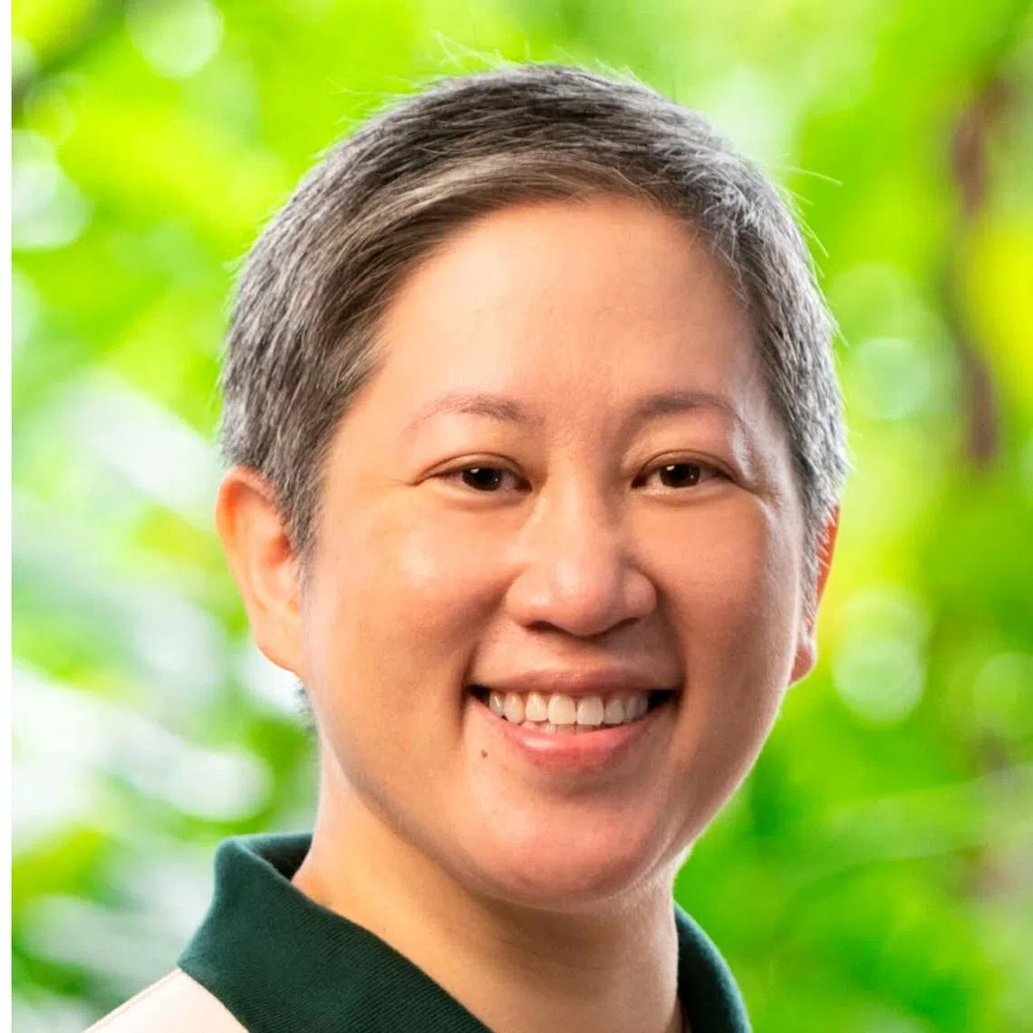 Incumbent National Parks Board (NParks) CEO Hwang Yu-Ning  (left) will be succeeded by Dr Tan Puay Yok on June 1.