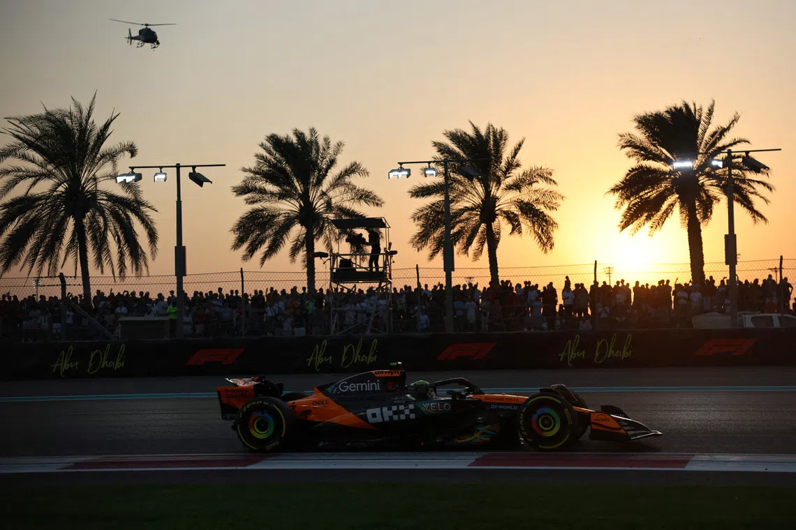 Formula One F1 - Abu Dhabi Grand Prix - Yas Marina Circuit, Abu Dhabi, United Arab Emirates - December 7, 2025 McLaren's Lando Norris in action during the race REUTERS/Jakub Porzycki